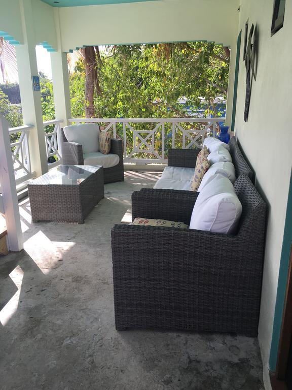 Mamacitas Guest House Isla Culebra エクステリア 写真
